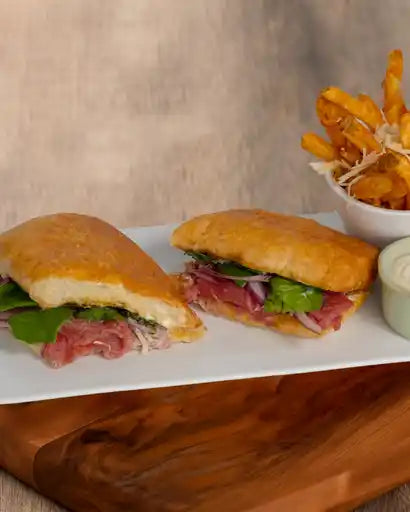 Sandwich De Carpaccio De Res